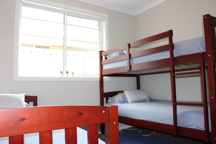 Charis by the Bay – 4 bedrooms – 5 mins to beach