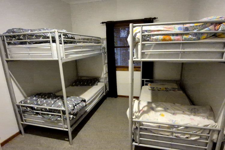 Burrill’s Cedar Cottage – Walking Distance to Water