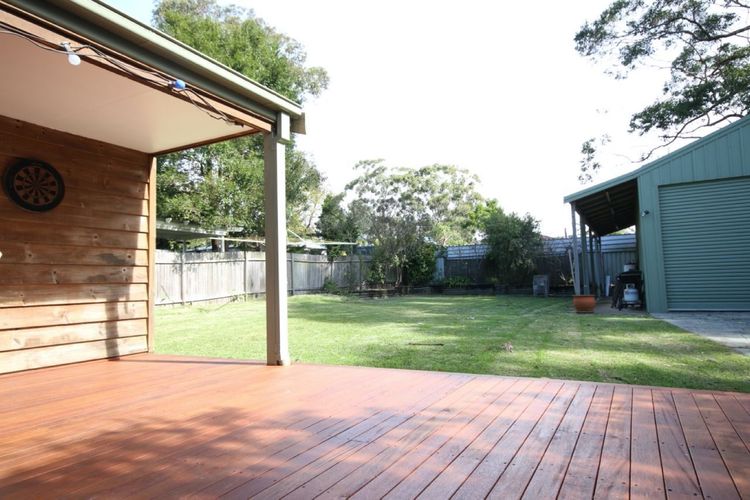 Burrill’s Cedar Cottage – Walking Distance to Water