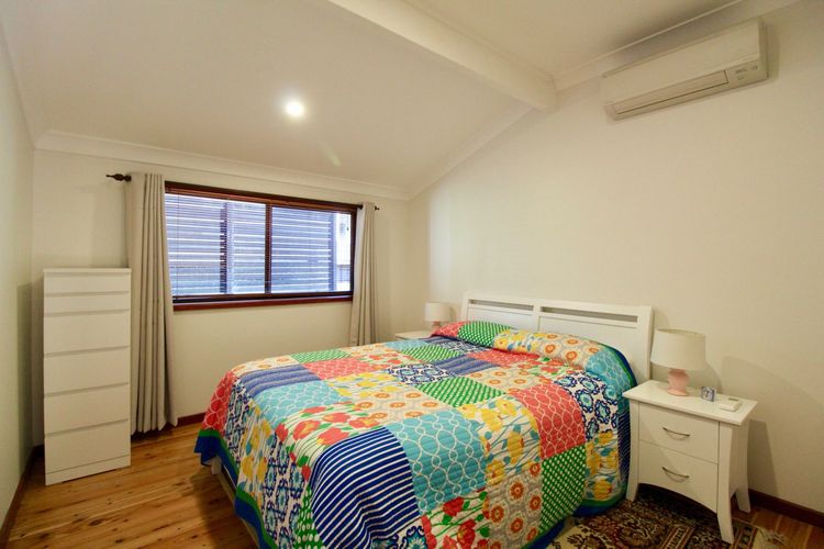 Burrill’s Cedar Cottage – Walking Distance to Water