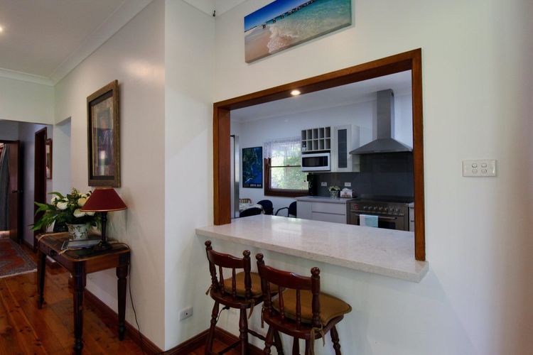 Burrill’s Cedar Cottage – Walking Distance to Water