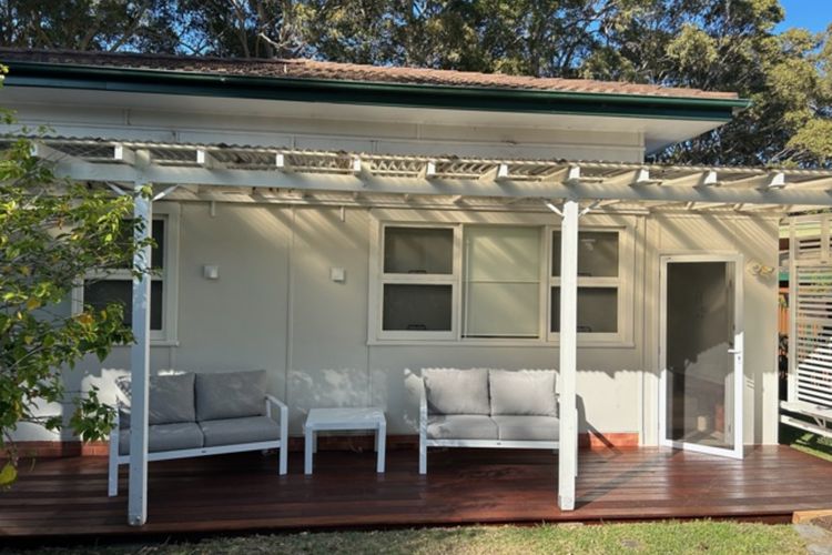 The Ideal Spot- Pet Friendly Waterfront with Retro Styling