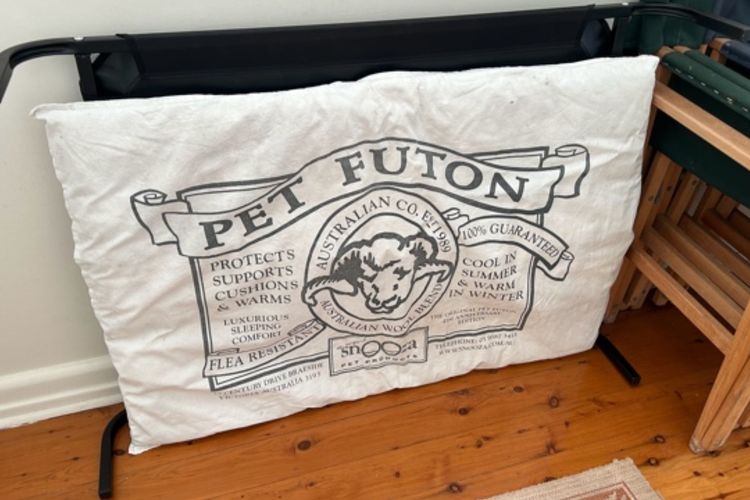 The Ideal Spot- Pet Friendly Waterfront with Retro Styling