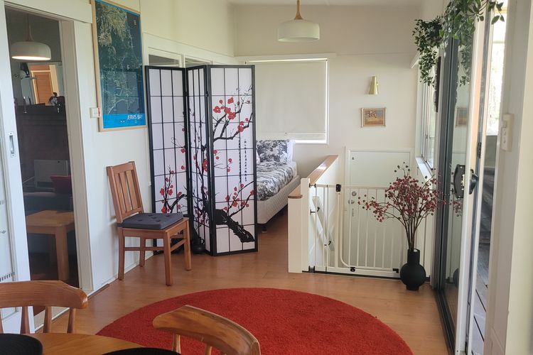 The Ideal Spot- Pet Friendly Waterfront with Retro Styling