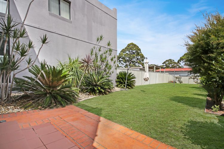 Duplex by the Sea by Book Jervis Bay