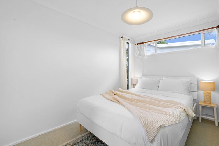 Vincentia Beach Bungalow: Your Coastal Escape