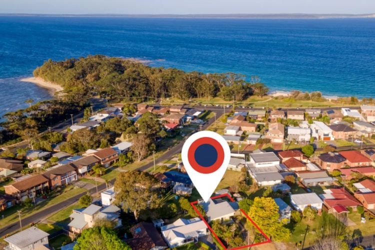 Vincentia Beach Bungalow: Your Coastal Escape