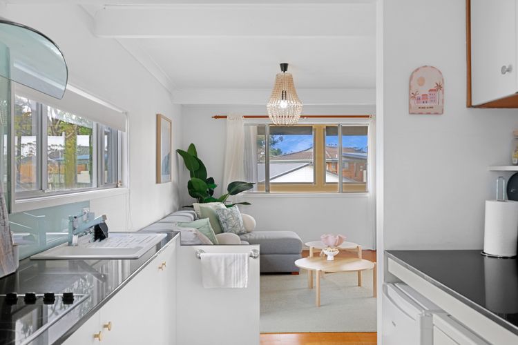 Vincentia Beach Bungalow: Your Coastal Escape