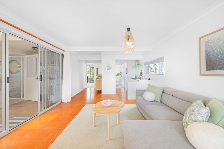 Vincentia Beach Bungalow: Your Coastal Escape