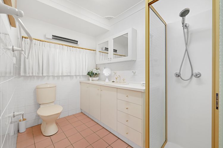 Vincentia Beach Bungalow: Your Coastal Escape