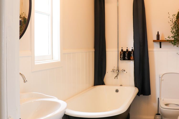 The Old Cottage – Country Couples Retreat