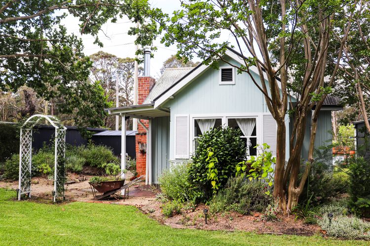 The Old Cottage – Country Couples Retreat