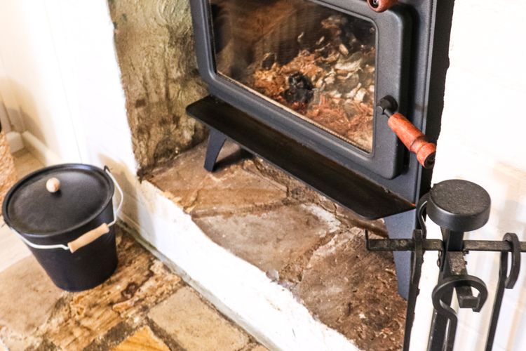 The Old Cottage – Country Couples Retreat