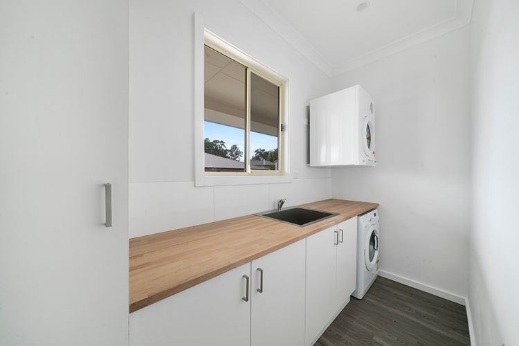 Basin Escape – short walk to the waters edge.