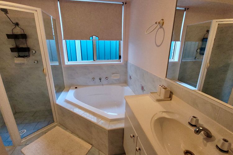 Gregory’s Place – Amazing Family Home In Vincentia