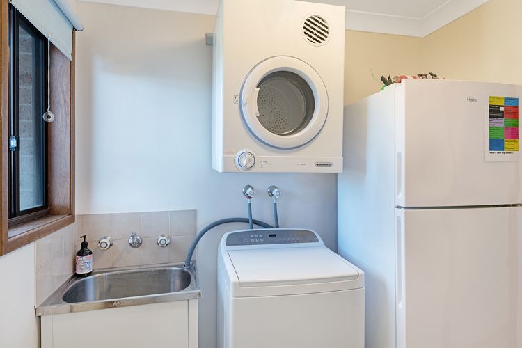 Palm House Vincentia + Linen + Walk 2 Beach + WiFi