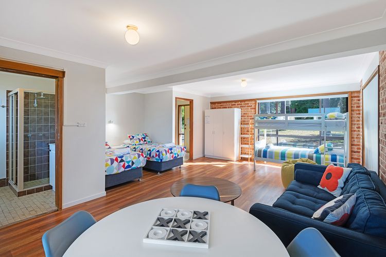 Palm House Vincentia + Linen + Walk 2 Beach + WiFi