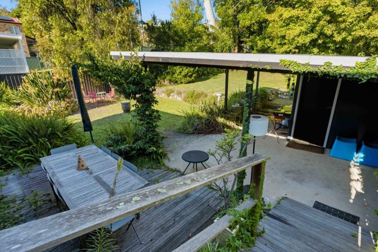 Shack No. 5  A Quirky, Retro Beach Escape in Jervis Bay!