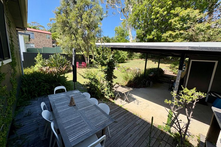 Shack No. 5  A Quirky, Retro Beach Escape in Jervis Bay!