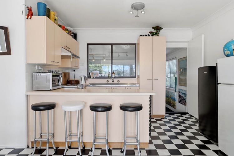 Shack No. 5  A Quirky, Retro Beach Escape in Jervis Bay!