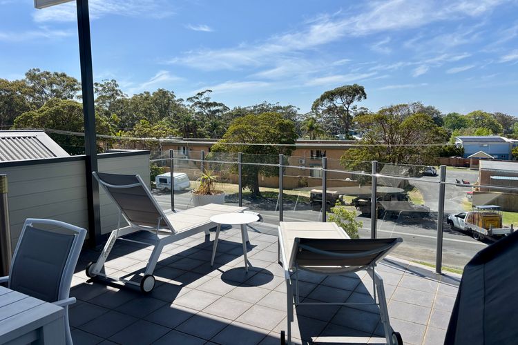Waves – Luxury 3 Bedroom Apartment walk to everything