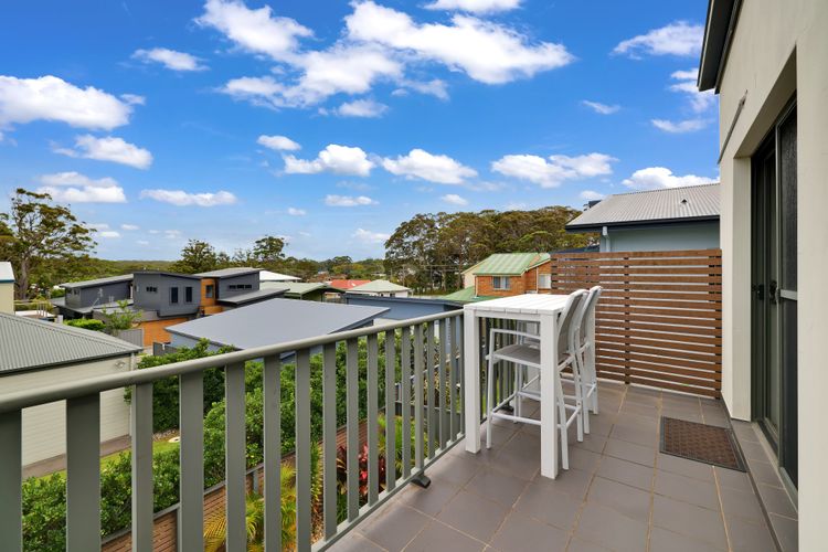 Waves – Luxury 3 Bedroom Apartment walk to everything