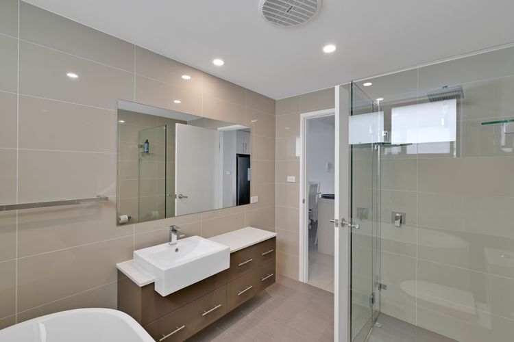 Waves – Luxury 3 Bedroom Apartment walk to everything