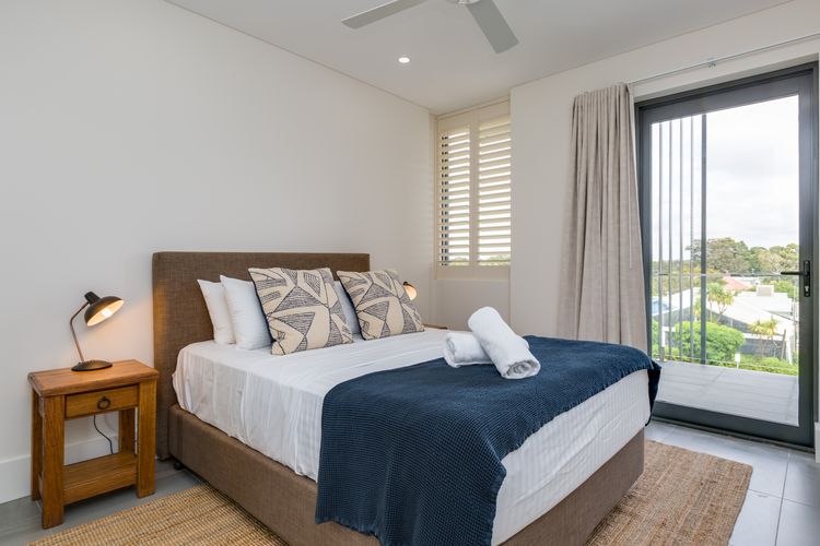 Ishtar Apartment 9- Best Water Views