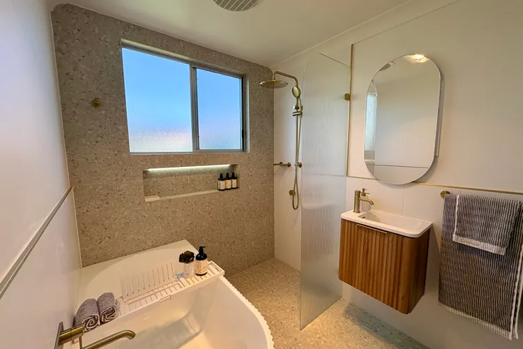 Cooinda on the Green – Your Happy Place!  Golf Course Retreat with Kangaroo Views