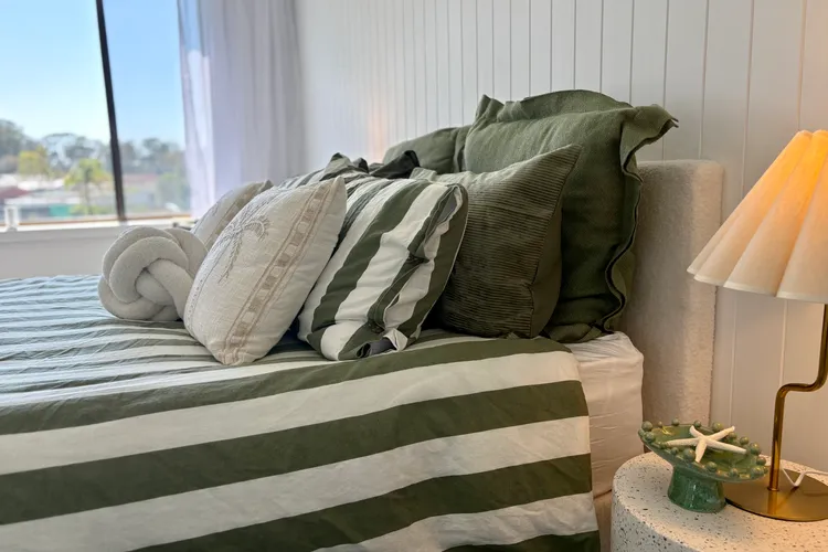 Cooinda on the Green – Your Happy Place!  Golf Course Retreat with Kangaroo Views