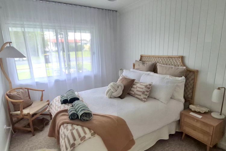 Cooinda on the Green – Your Happy Place!  Golf Course Retreat with Kangaroo Views