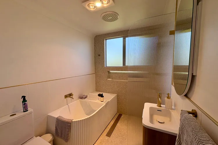 Cooinda on the Green – Your Happy Place!  Golf Course Retreat with Kangaroo Views