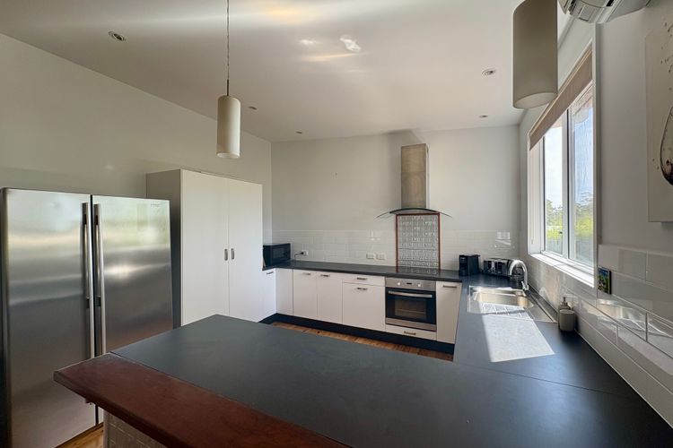 Seabreeze Cottage – Cosy Couples Retreat Stay by the Beach