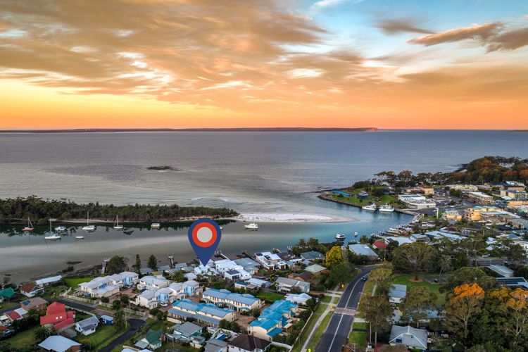 Anglesea Waterfront Bungalow with Spa