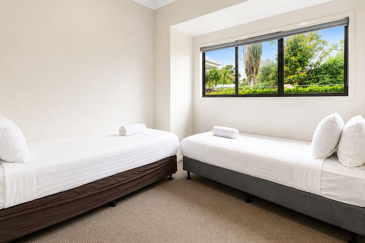 Anglesea Family Bungalow Pool View – 2 Bedroom by Book Jervis Bay
