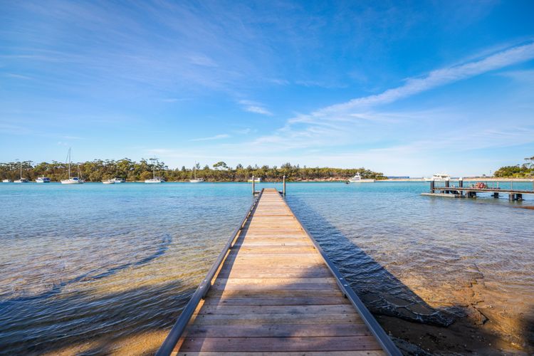 Anglesea Family Bungalow Pool View – 2 Bedroom by Book Jervis Bay