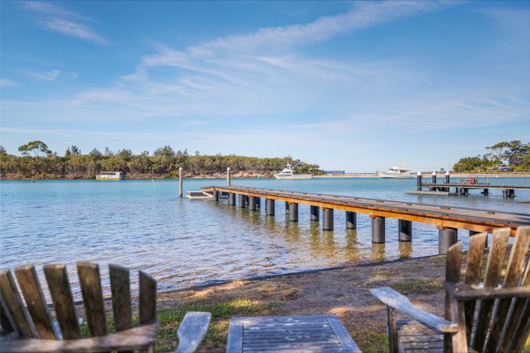 Anglesea Family Bungalow Pool View – 2 Bedroom by Book Jervis Bay