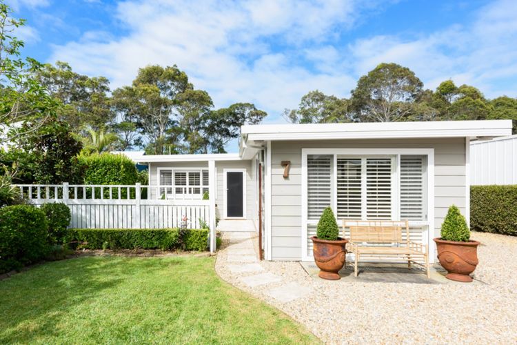 Stargazer Cottage Waterfront Reserve with Private Studio