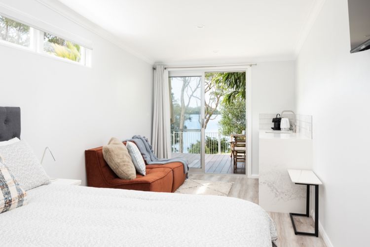 Stargazer Cottage Waterfront Reserve with Private Studio