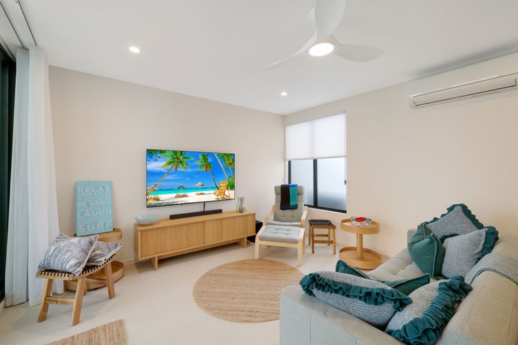 Husky Beach Pad – Walk to the beach