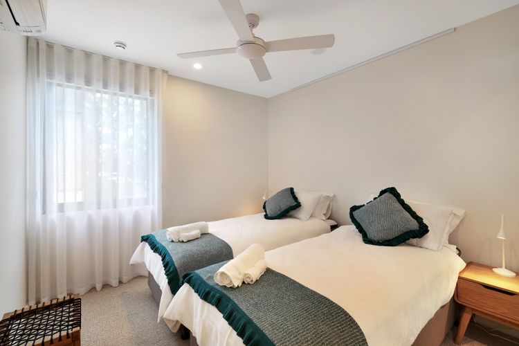 Husky Beach Pad – Walk to the beach