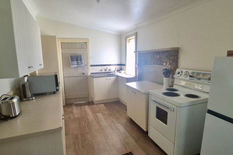 Currambene Retro Retreat – 100m to the main street of Huskisson