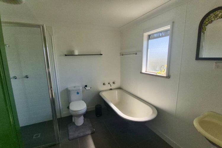 Currambene Retro Retreat – 100m to the main street of Huskisson