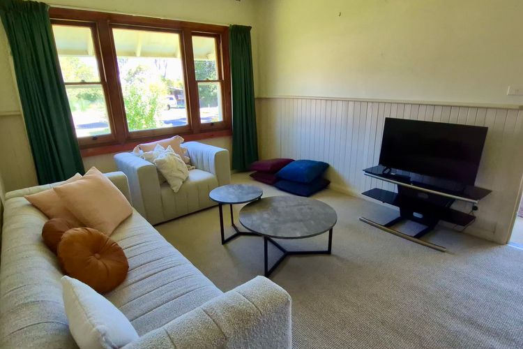 Currambene Retro Retreat – 100m to the main street of Huskisson
