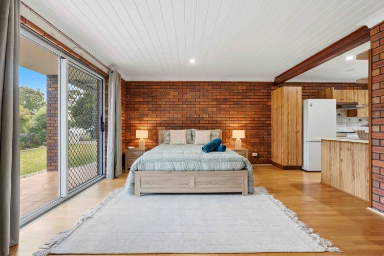 Berry Beach House – Spacious Dual Living Retreat in Vincentia