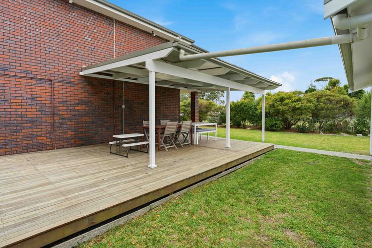 Berry Beach House – Spacious Dual Living Retreat in Vincentia