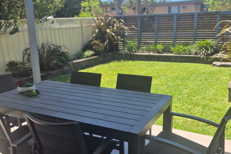 Avalon Apartment – Heart of Huskisson (Free WIFI, Linen, A/C, Netflix & Garage)