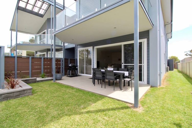 Avalon Apartment – Heart of Huskisson (Free WIFI, Linen, A/C, Netflix & Garage)