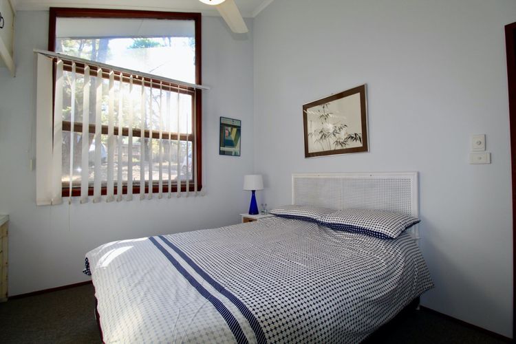 Basin Breeze – Sanctuary point – DIRECT ACCESS TO THE WATER