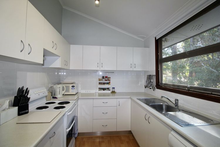 Basin Breeze – Sanctuary point – DIRECT ACCESS TO THE WATER